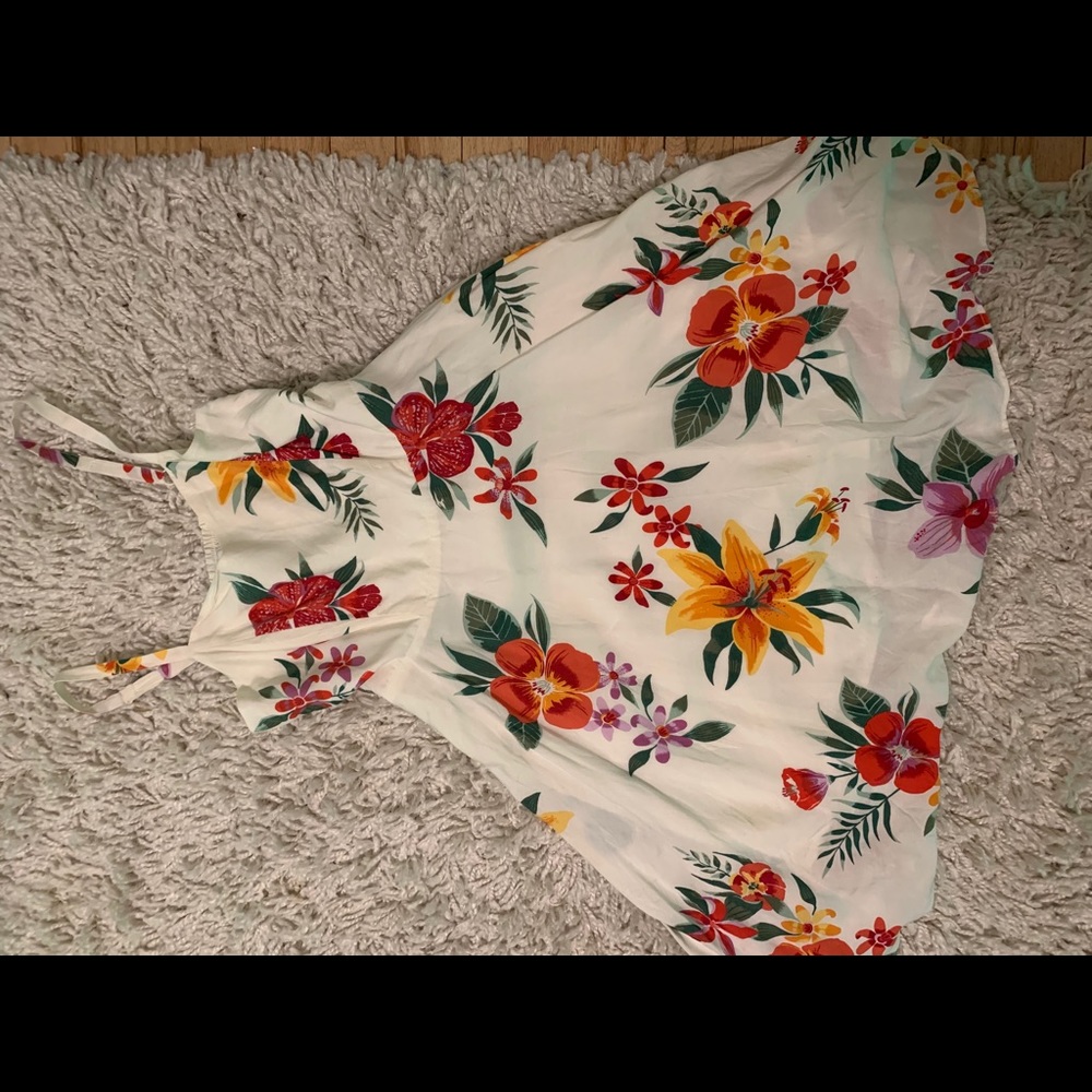 Old navy Hawaiian sundress!